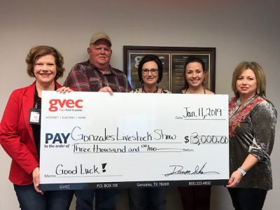 Presley presents a $3,000.00 donation to 2019 Gonzales Livestock Show Board Members: Ken DuBose, Shelly Stamport, Heather Shelton and Sascha Kardosz, agriculture in the Guadalupe Valley